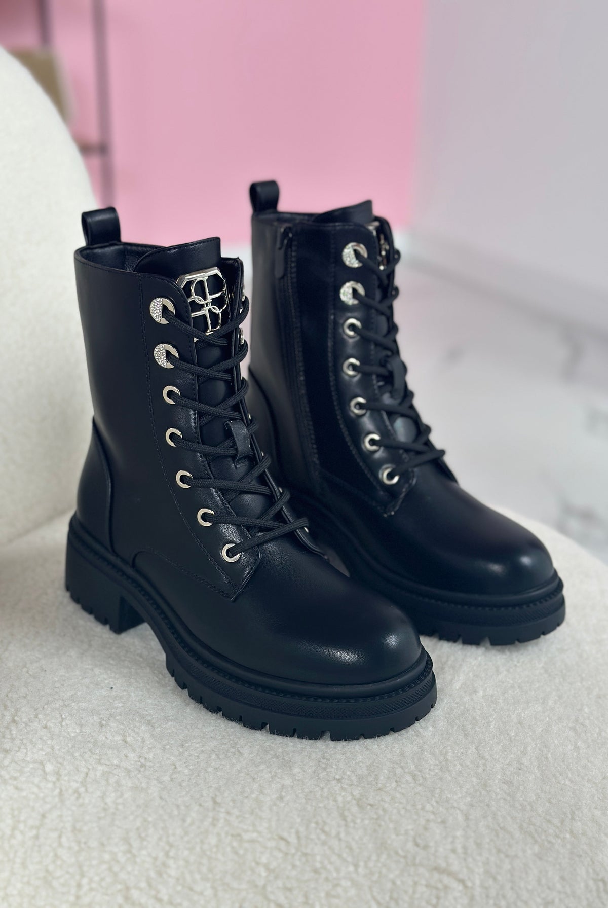 Sarina Preto Botas