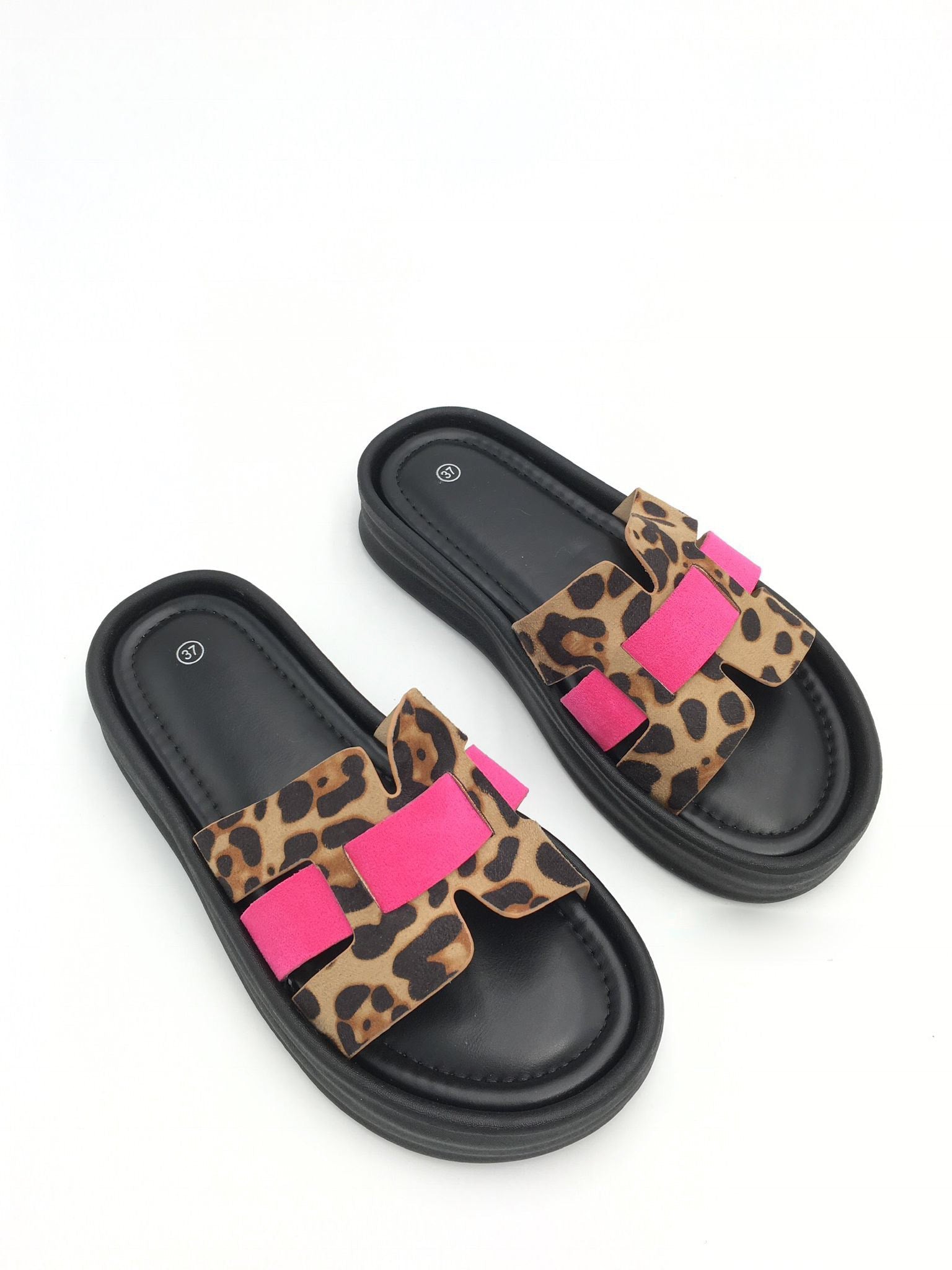 Ines Leopardo Chinelos