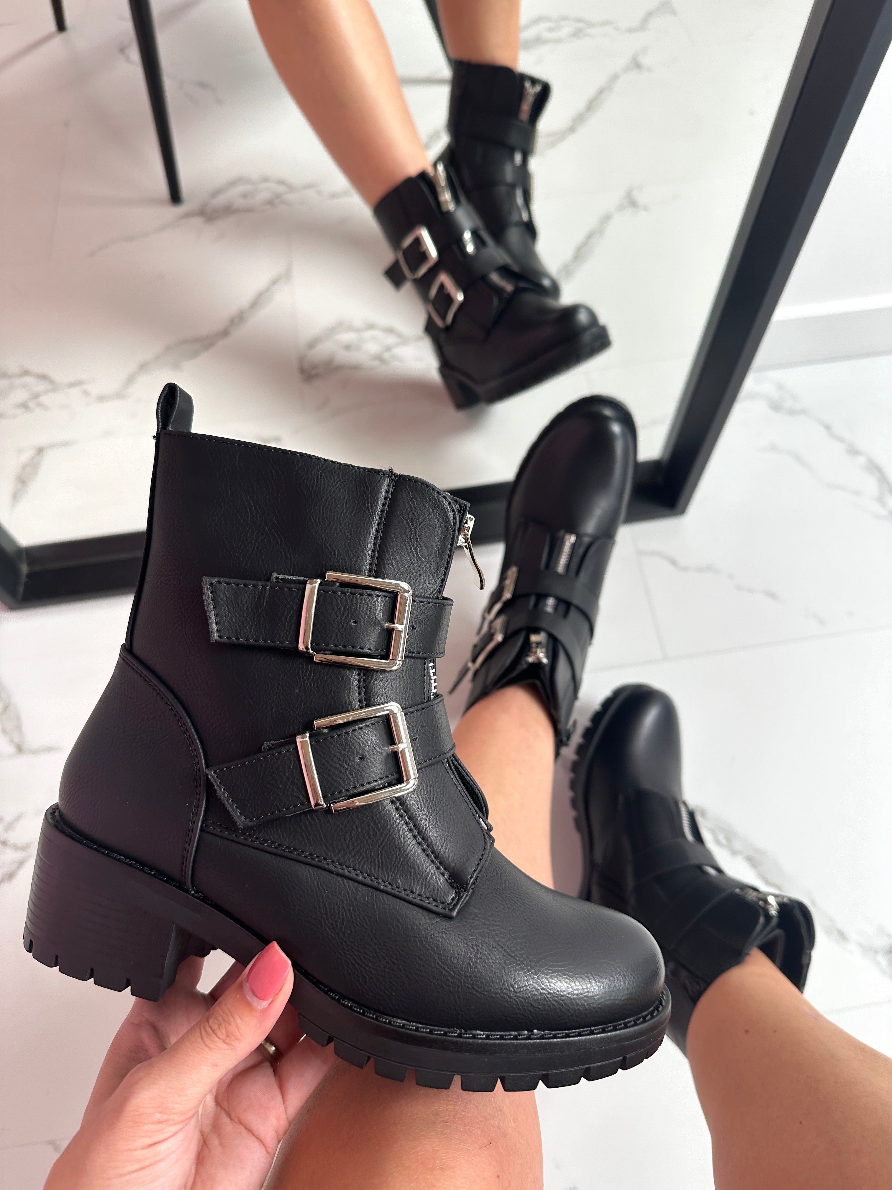 Gesp Preto Botas
