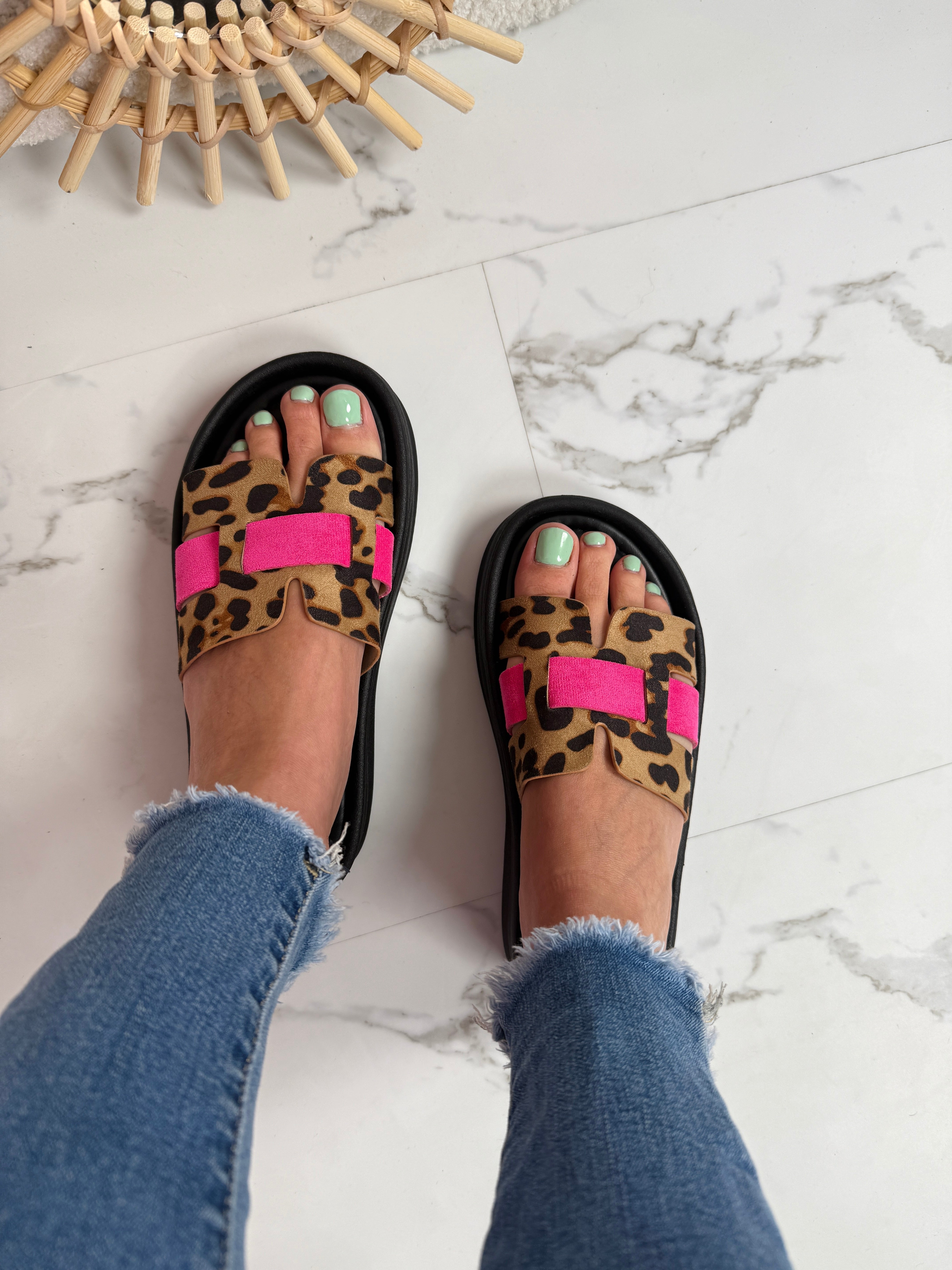 Ines Leopardo Chinelos