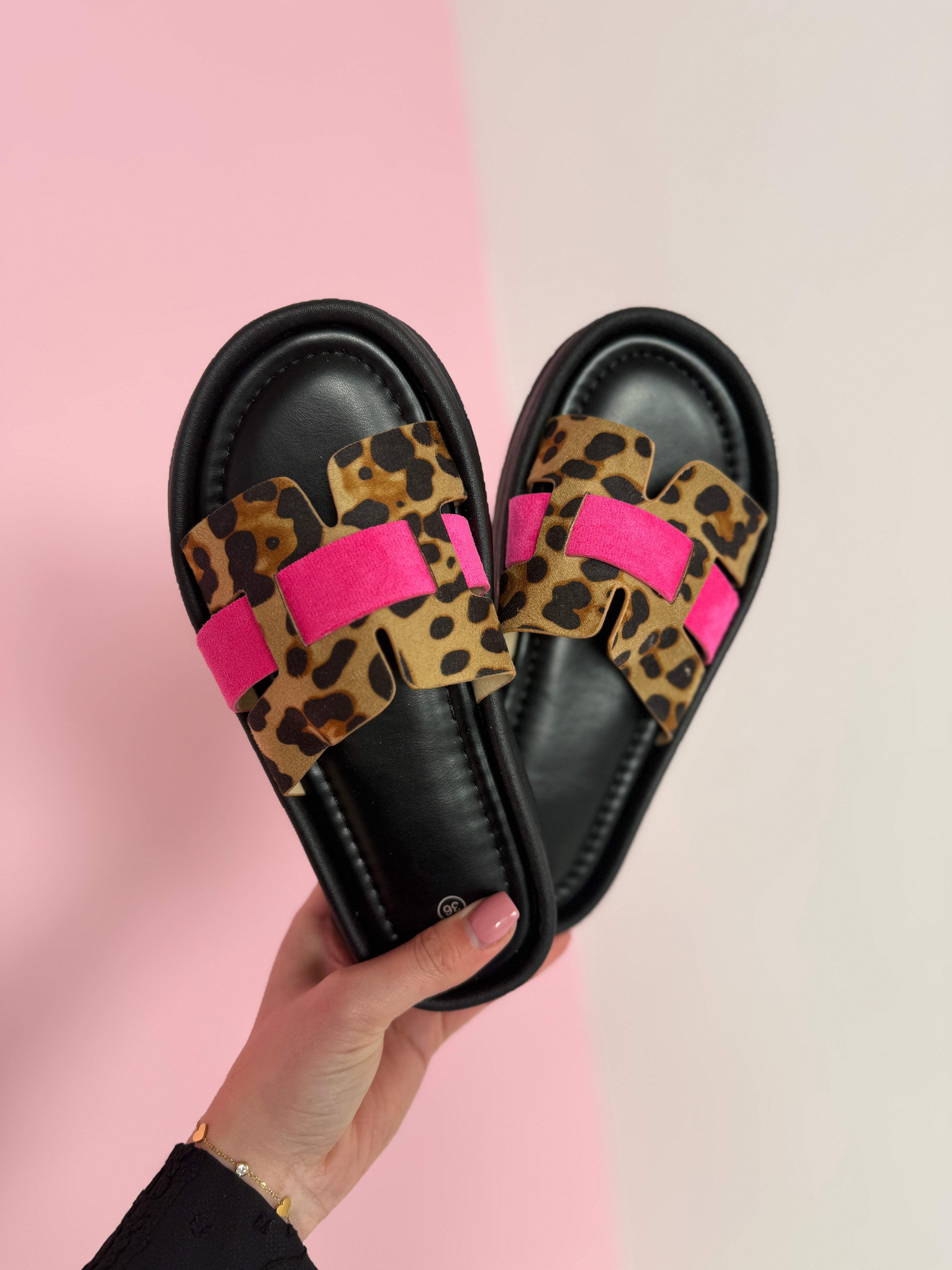 Ines Leopardo Chinelos