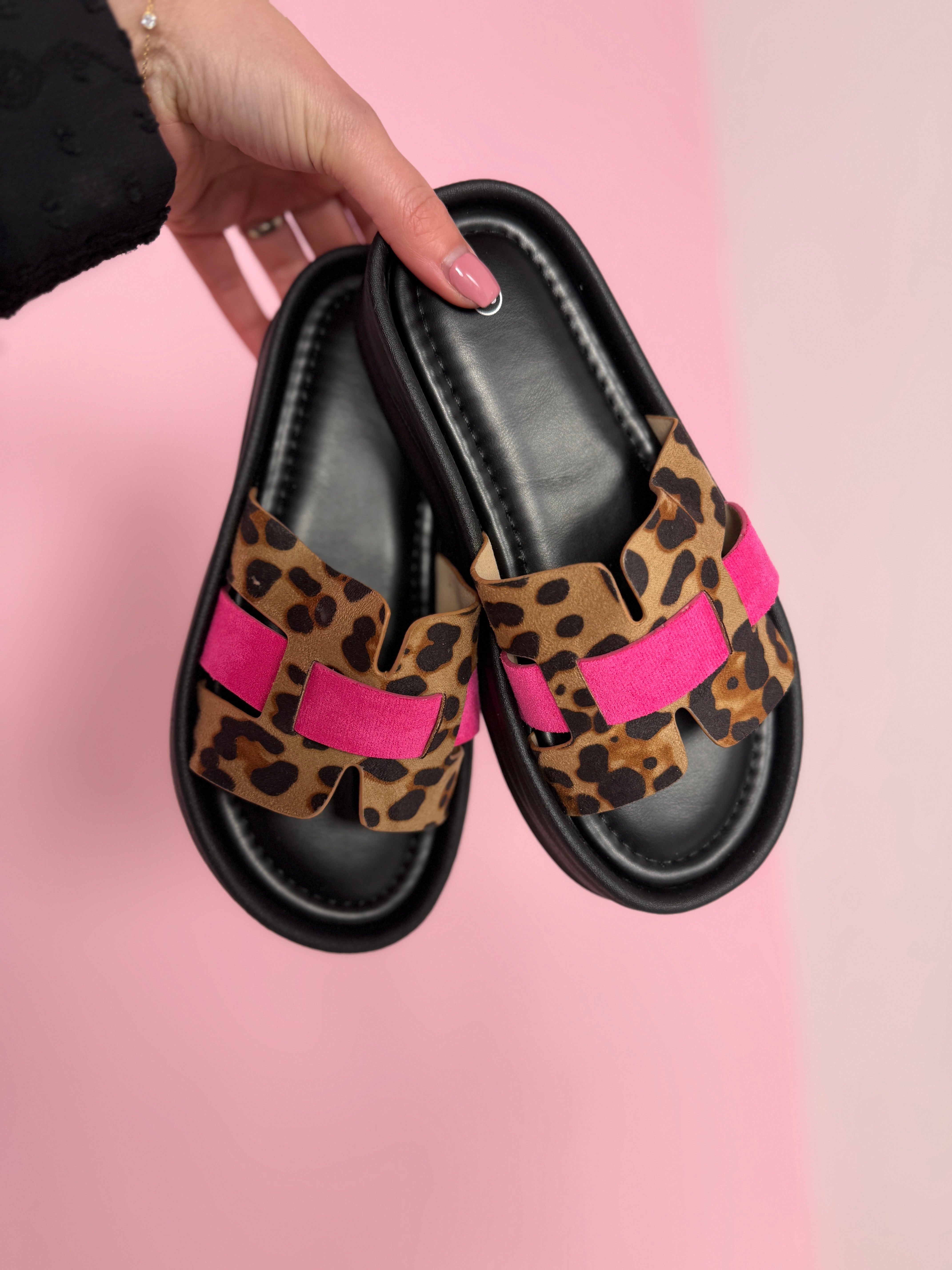 Ines Leopardo Chinelos