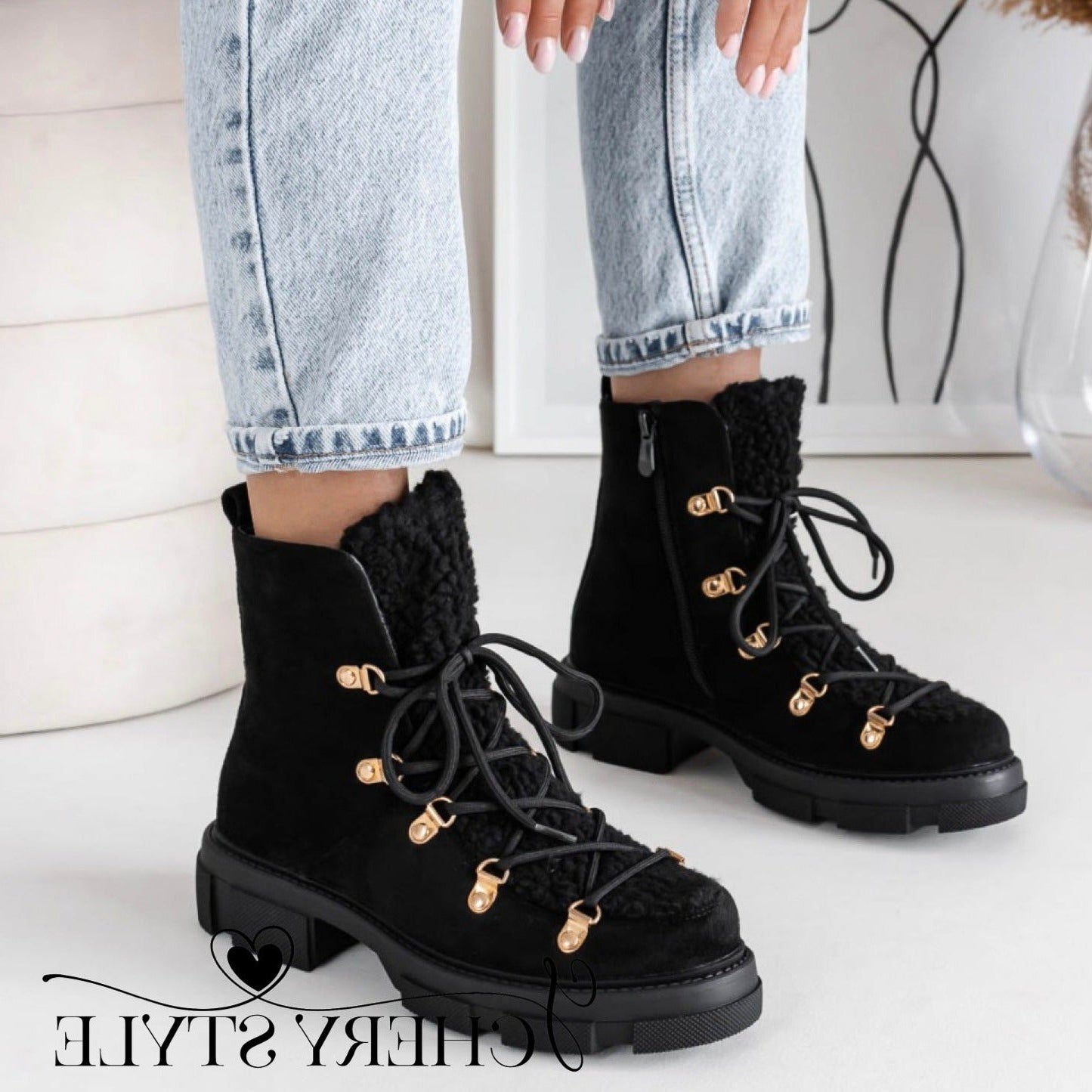 July Preto Botas