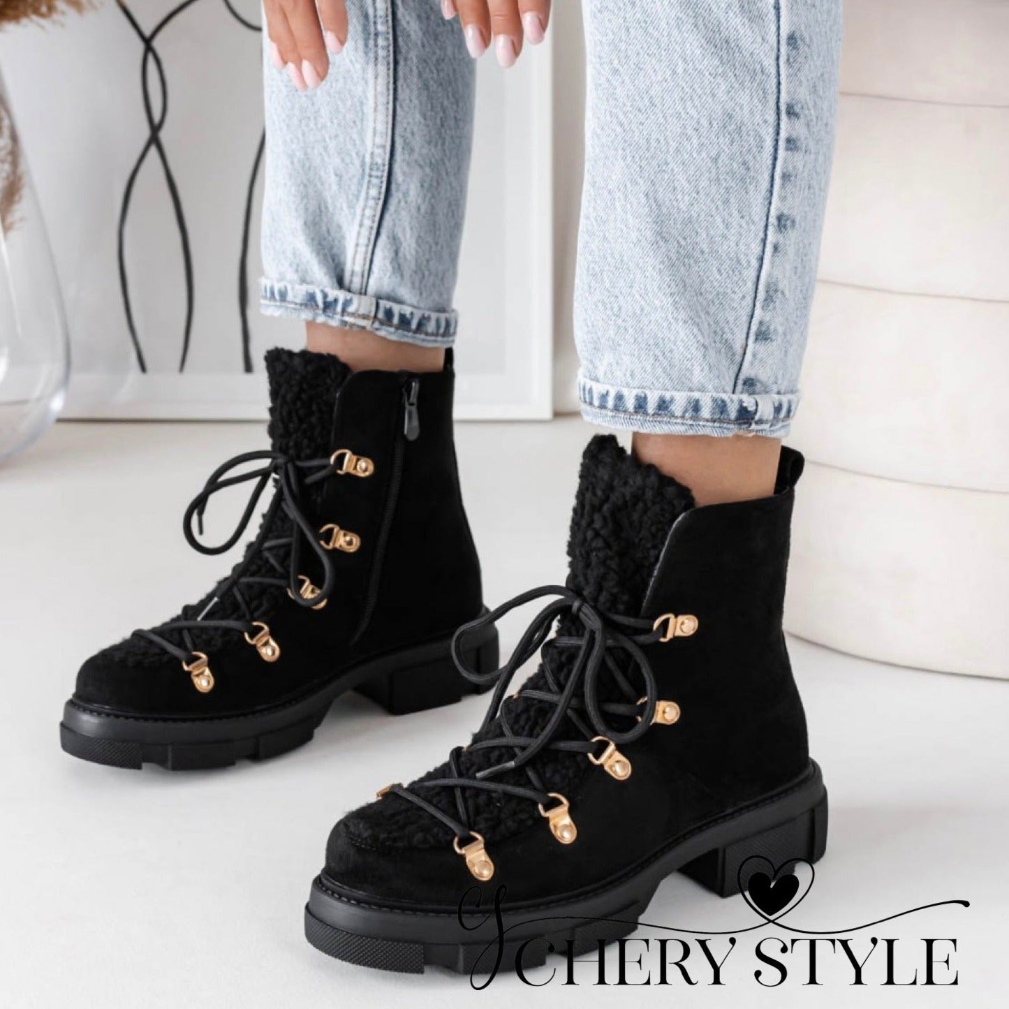 July Preto Botas