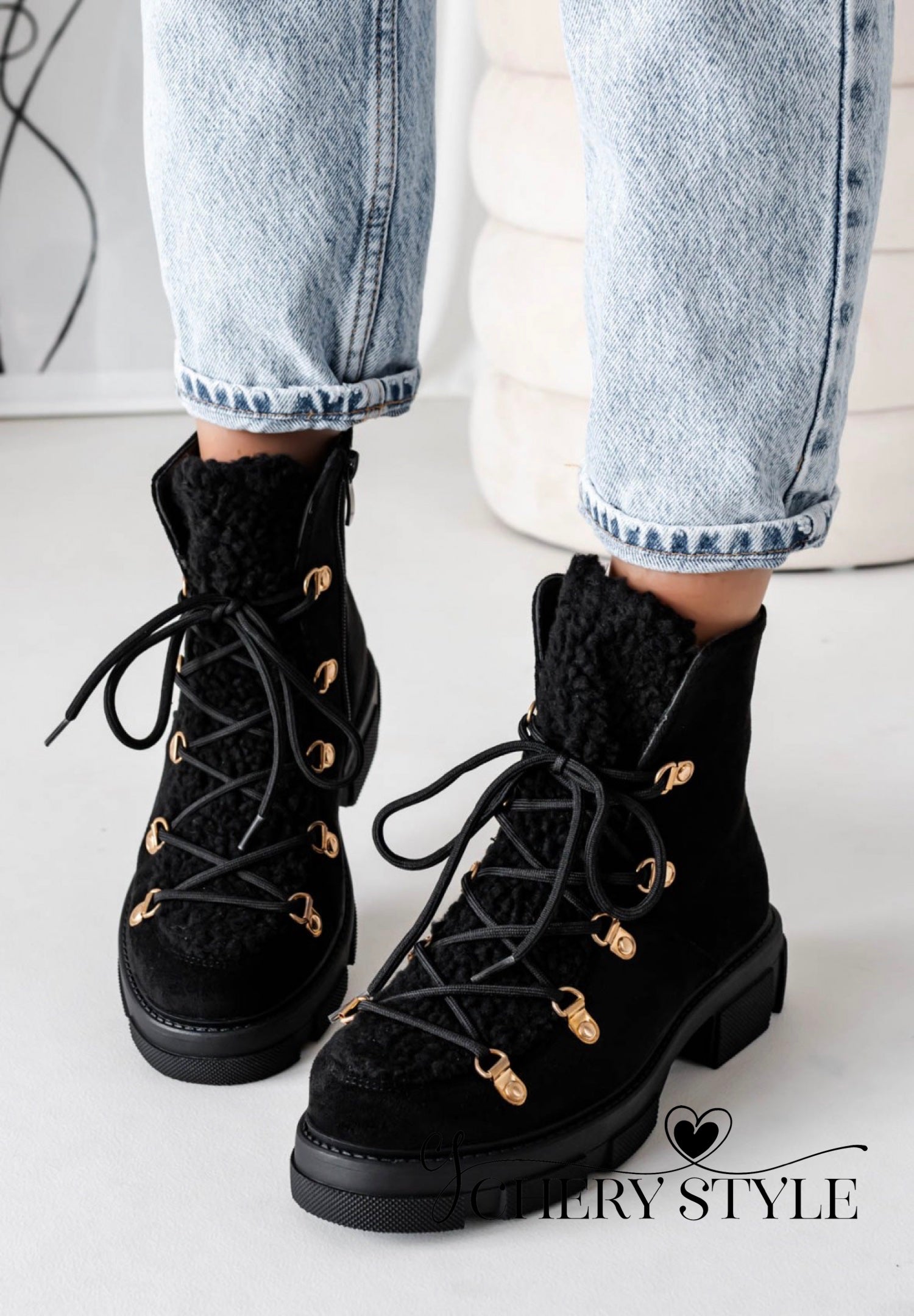 July Preto Botas