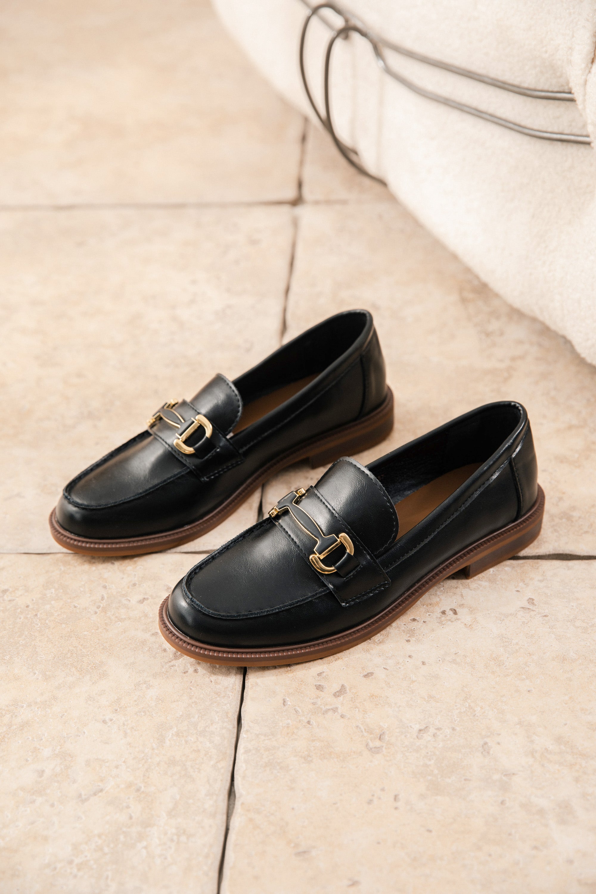Laura Detalhe Mocassins - Preto